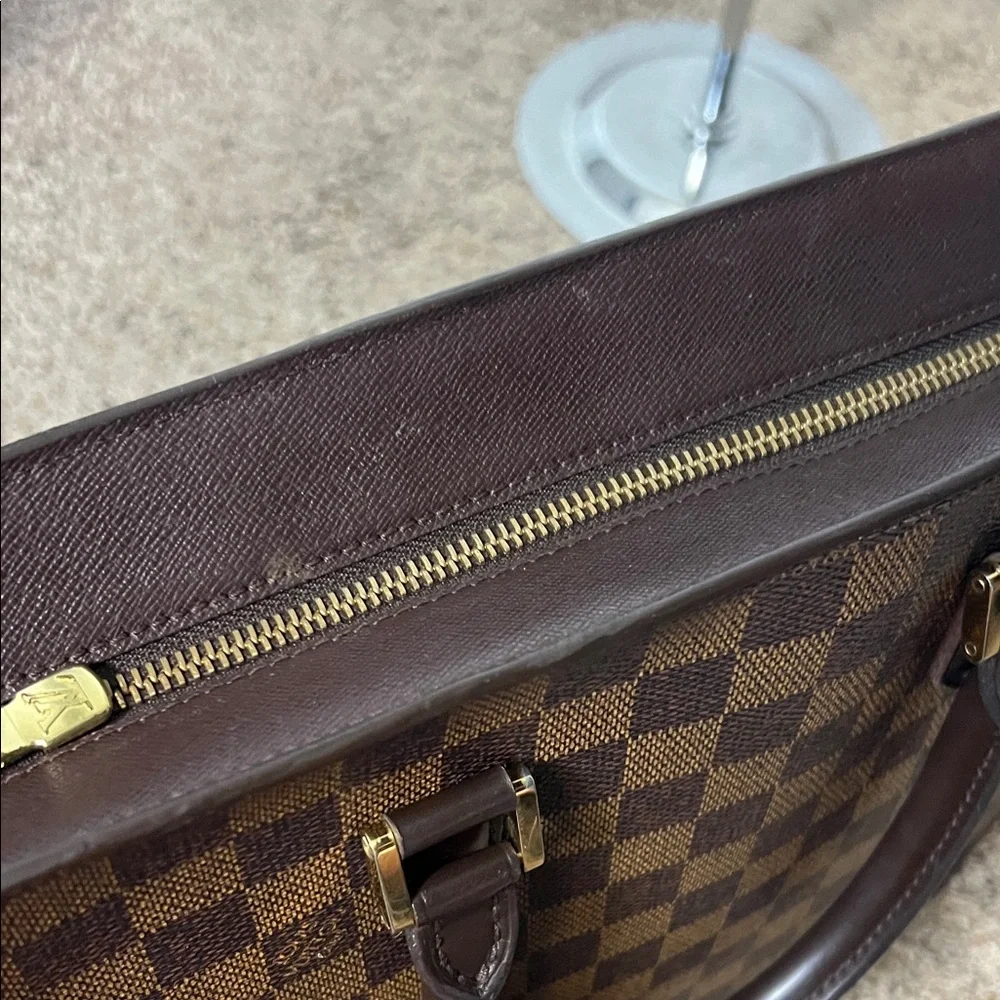 2062 LV Sac Plat Handbag